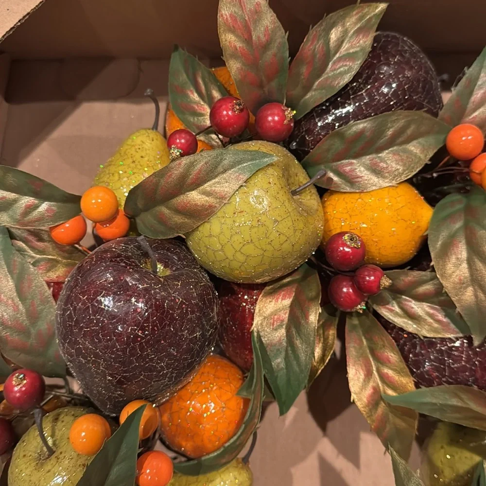 NWT Festive Harvest Fruit Wreath